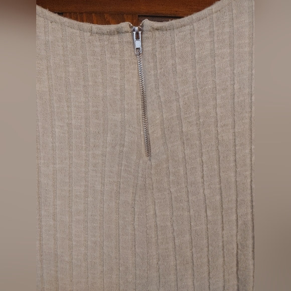 4/$20 Zipper back top - Picture 3 of 4